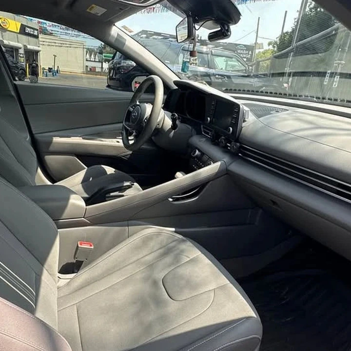 Hyundai Elantra 2023 - 8